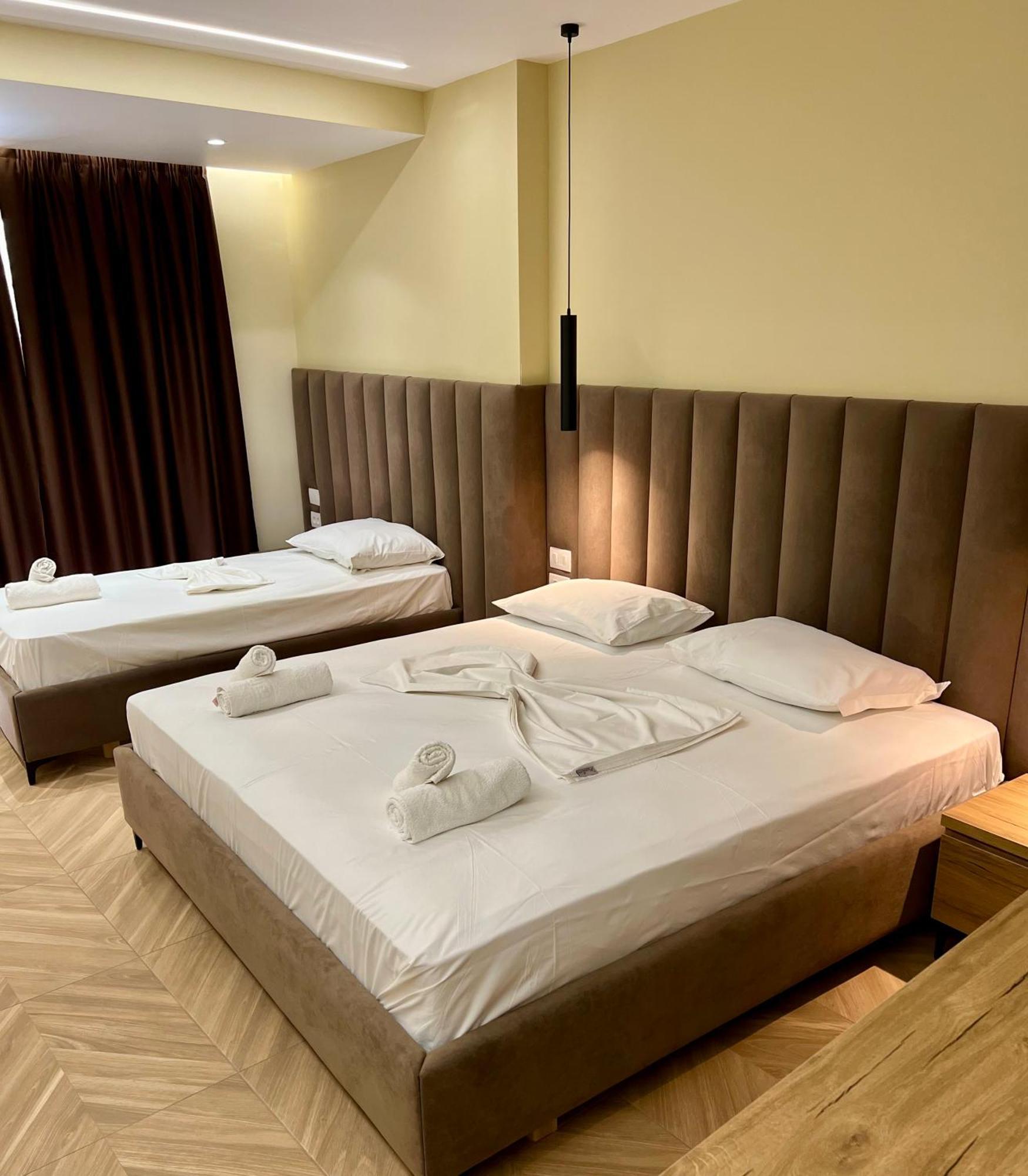 Karos Hotel Llaman Химара Экстерьер фото