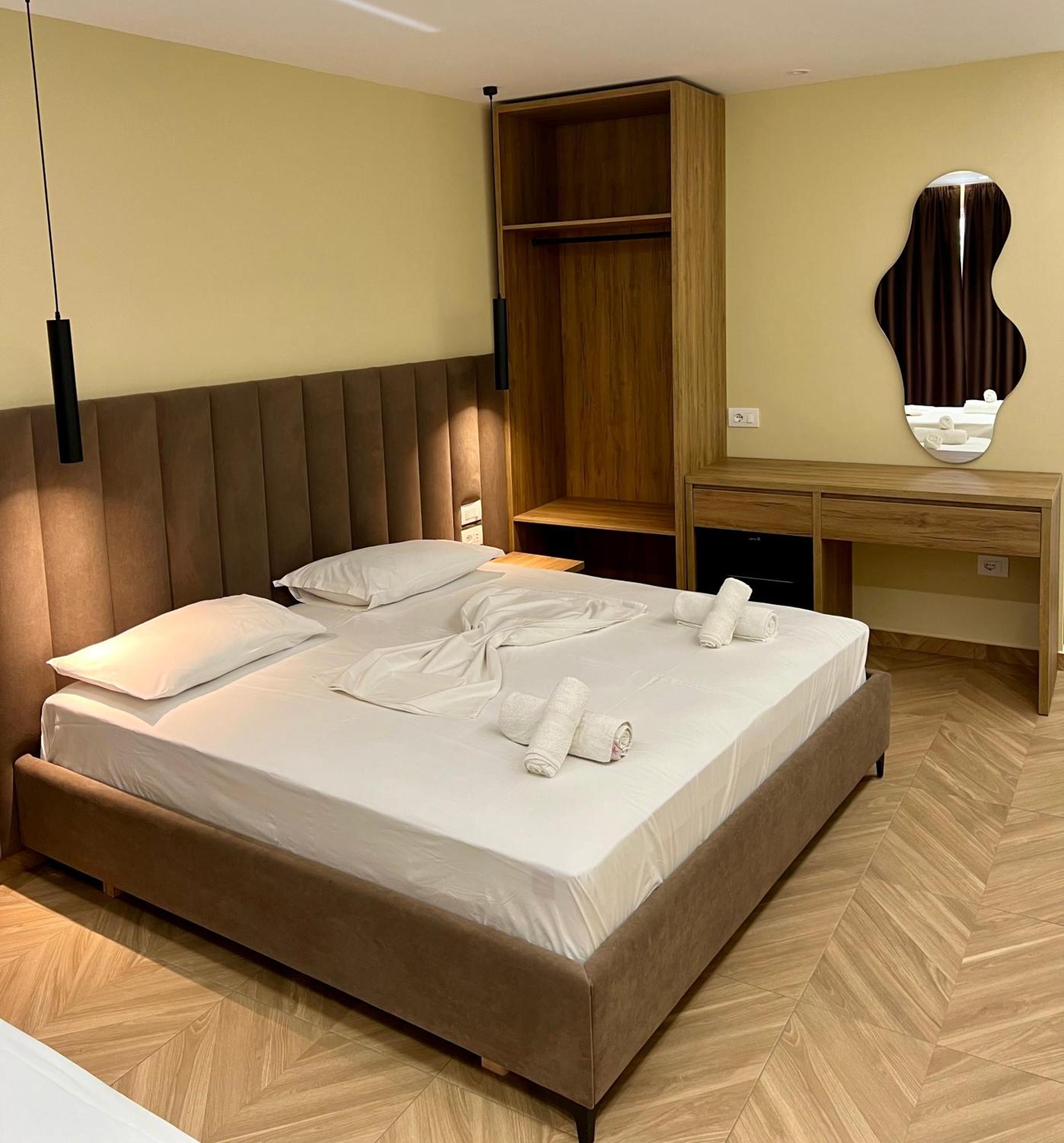 Karos Hotel Llaman Химара Экстерьер фото